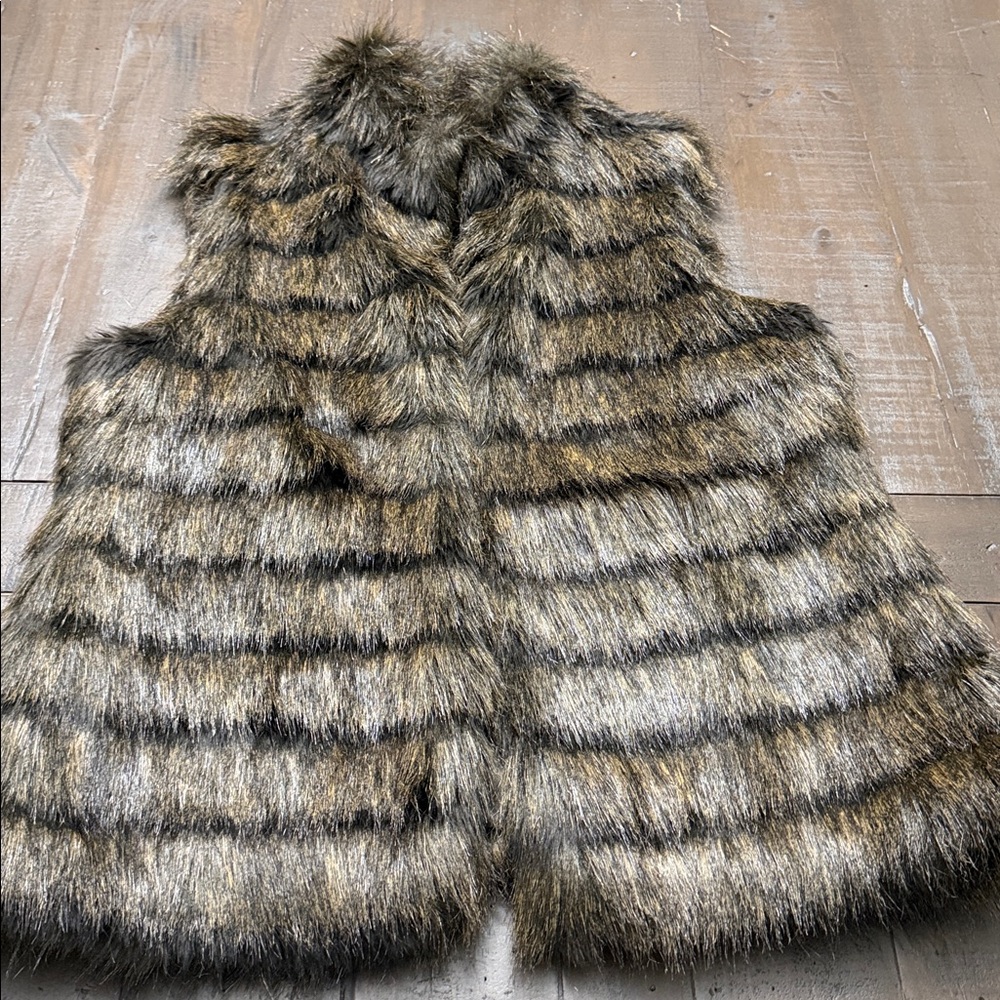 Michael Kors brown Faux fur vest - Picture 2 of 16